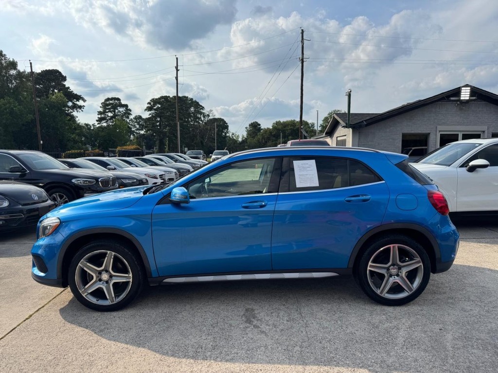 Mercedes-Benz GLA 250 Vehicle Full-screen Gallery Image 09
