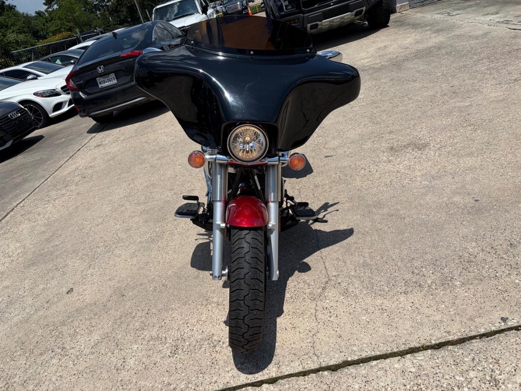 Yamaha XVS950 V-STAR Vehicle Full-screen Gallery Image 02
