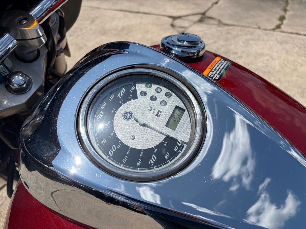 Yamaha XVS950 V-STAR Vehicle Full-screen Gallery Image 16