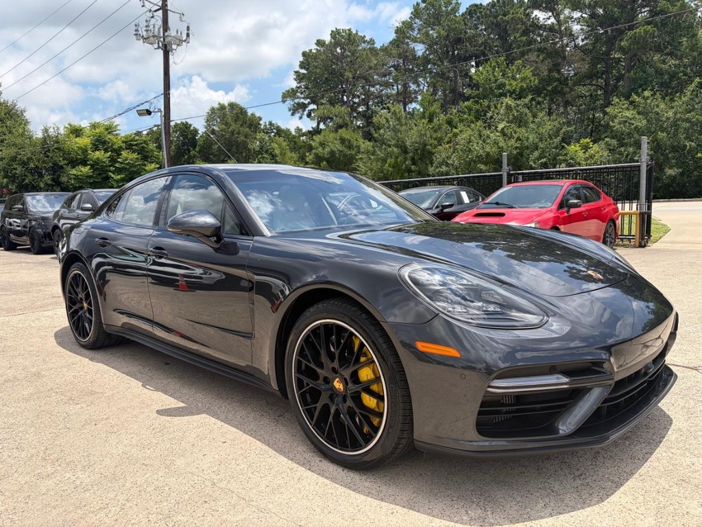 Porsche Panamera Vehicle Full-screen Gallery Image 04