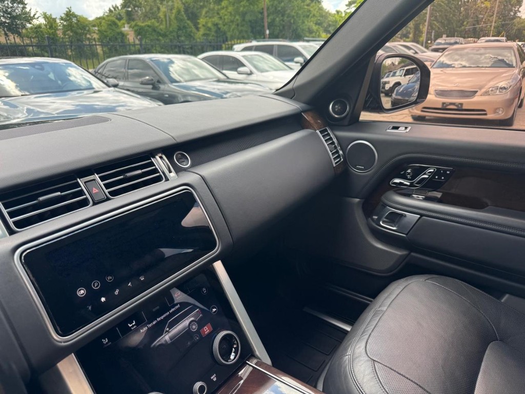 Land Rover Range Rover Vehicle Full-screen Gallery Image 22