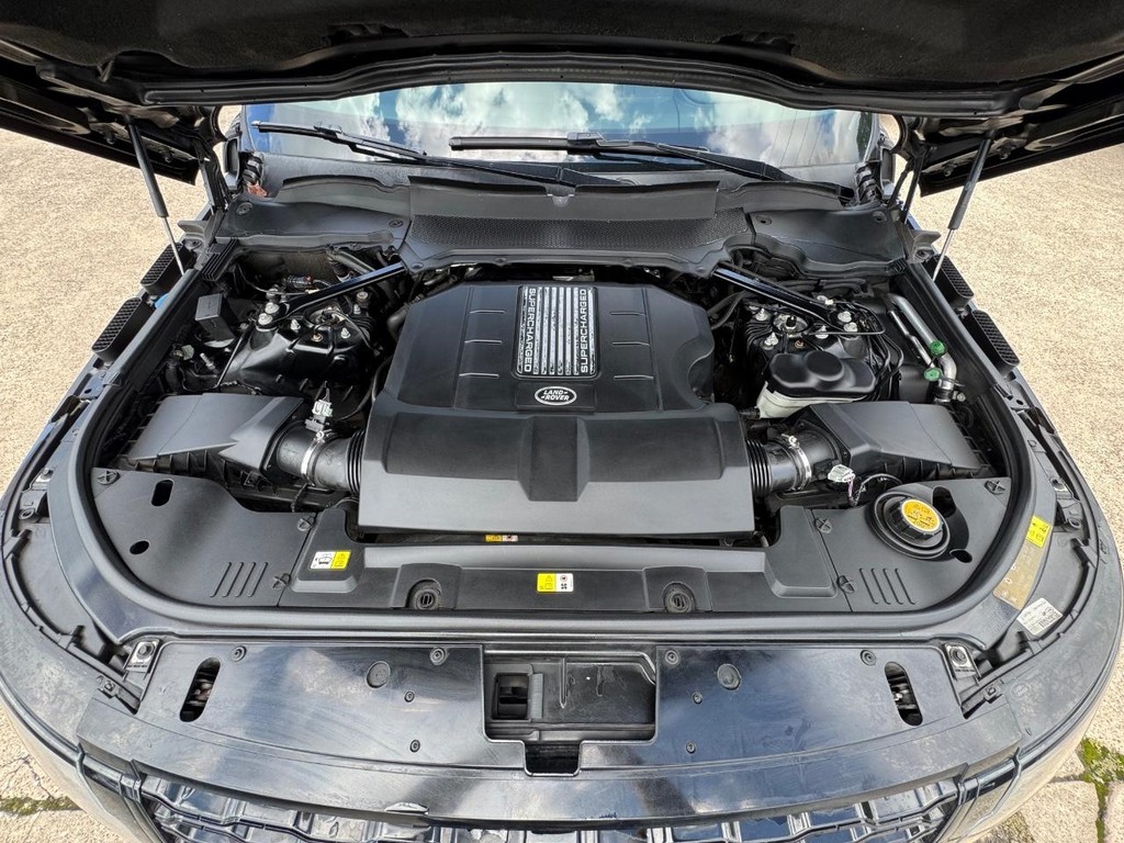Land Rover Range Rover Vehicle Full-screen Gallery Image 27