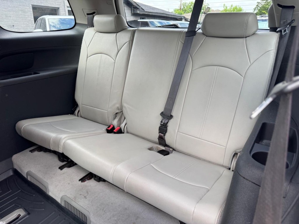 GMC Acadia Vehicle Full-screen Gallery Image 20