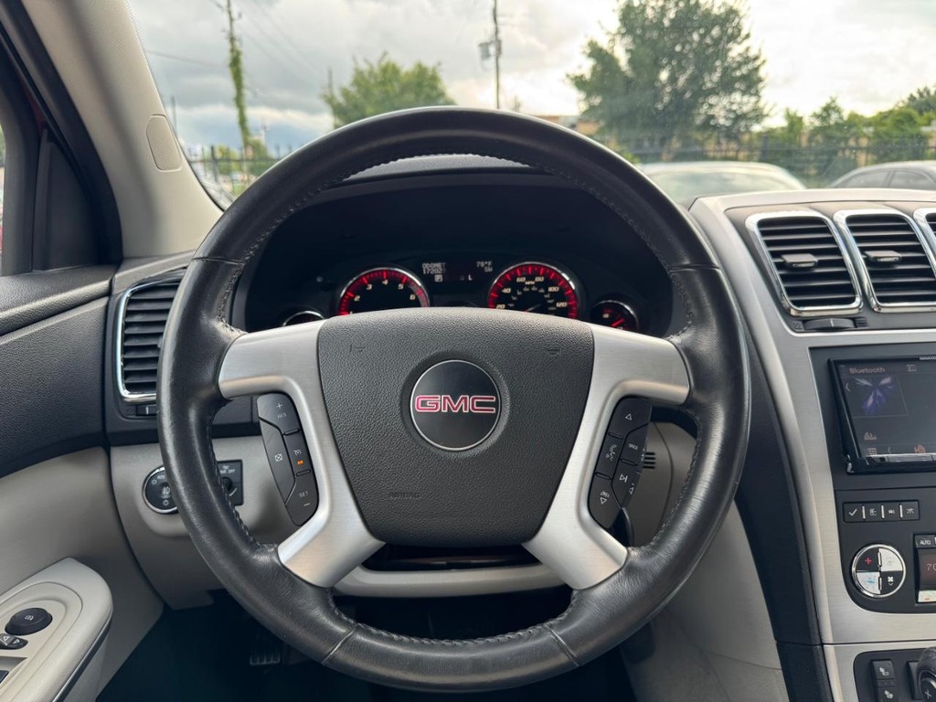 GMC Acadia Vehicle Full-screen Gallery Image 22