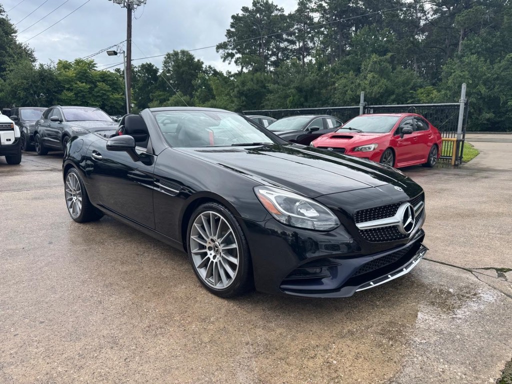 Mercedes-Benz SLC Vehicle Full-screen Gallery Image 07