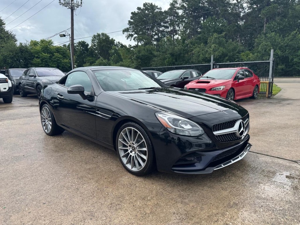 Mercedes-Benz SLC Vehicle Full-screen Gallery Image 08