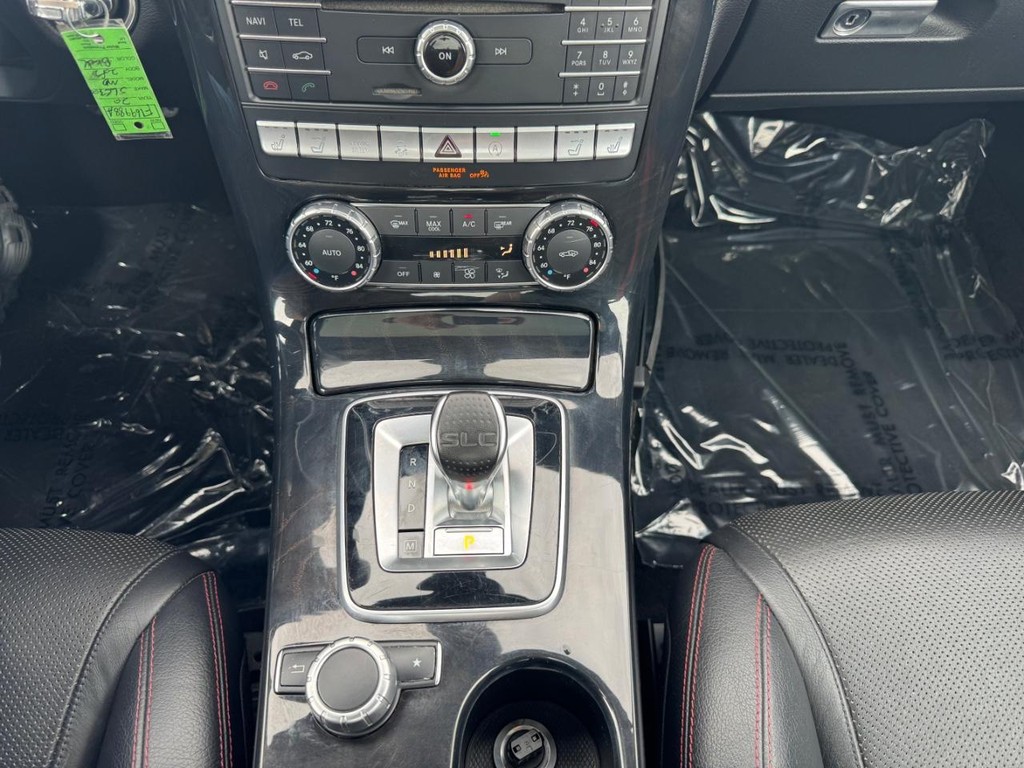 Mercedes-Benz SLC Vehicle Full-screen Gallery Image 28