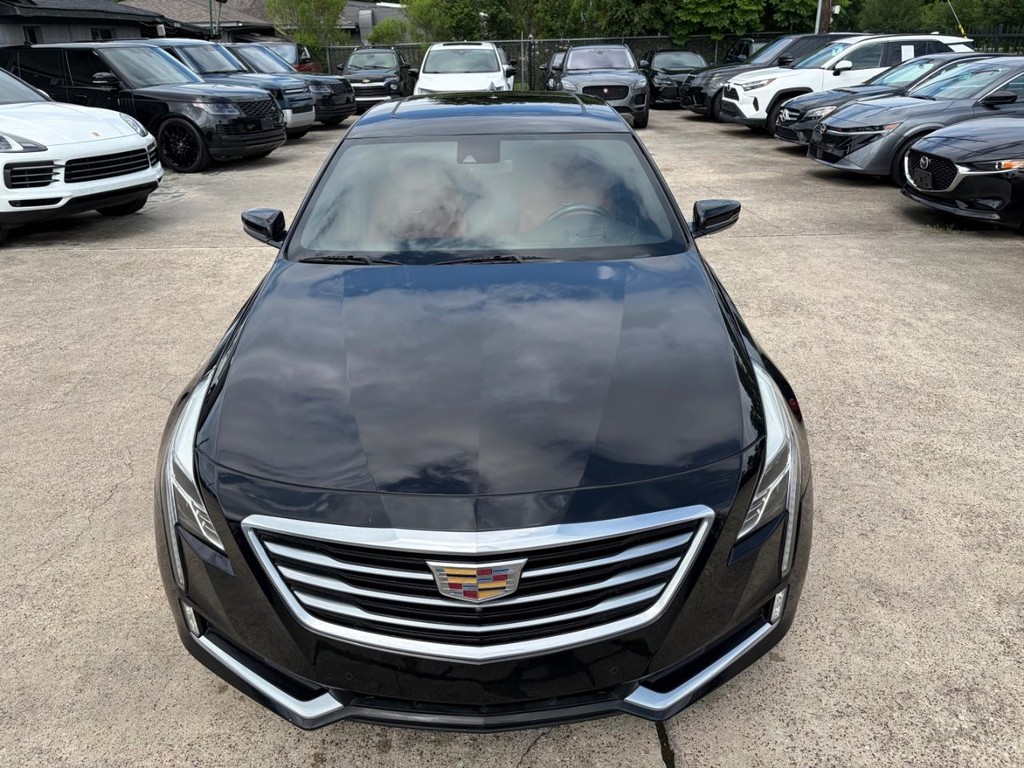 Cadillac CT6 Vehicle Full-screen Gallery Image 03