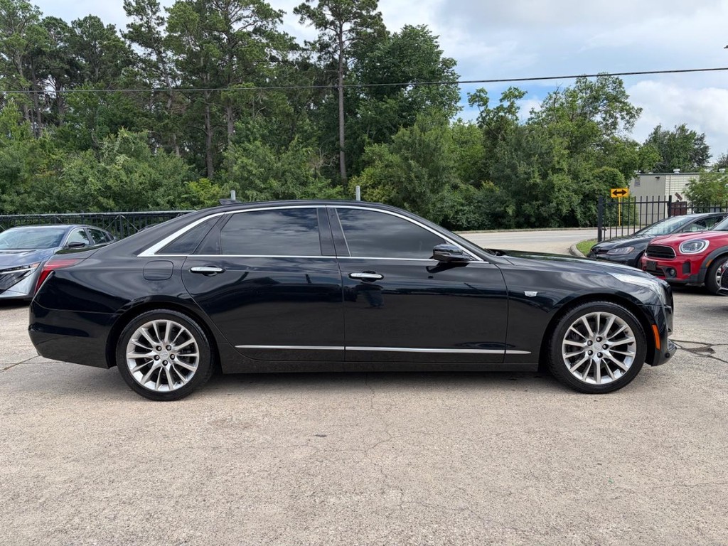 Cadillac CT6 Vehicle Full-screen Gallery Image 05