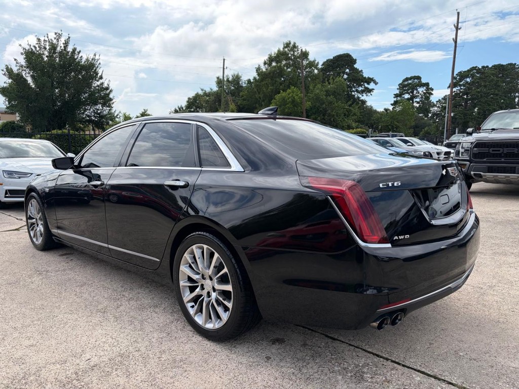 Cadillac CT6 Vehicle Full-screen Gallery Image 08