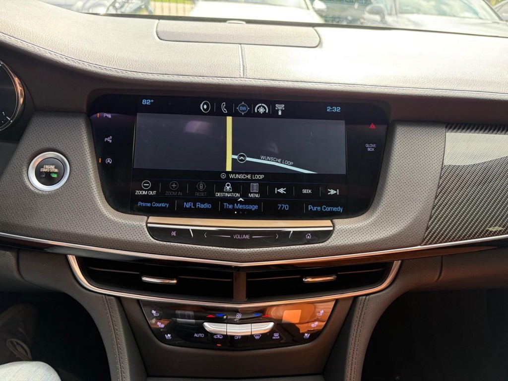 Cadillac CT6 Vehicle Full-screen Gallery Image 22