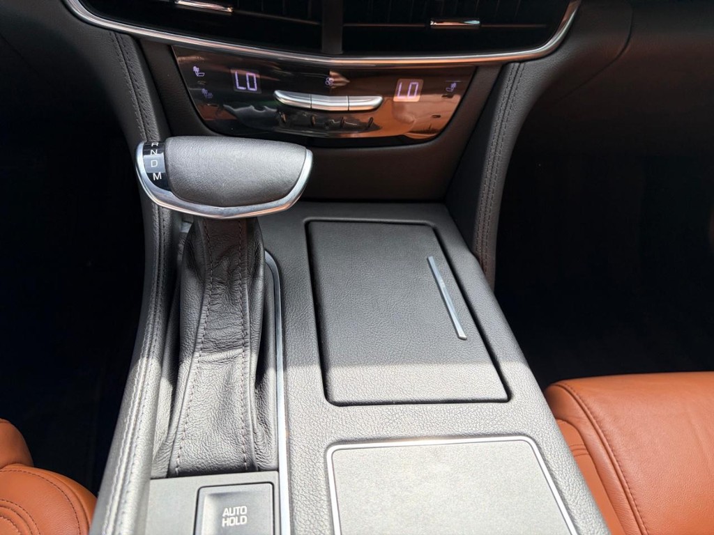 Cadillac CT6 Vehicle Full-screen Gallery Image 24