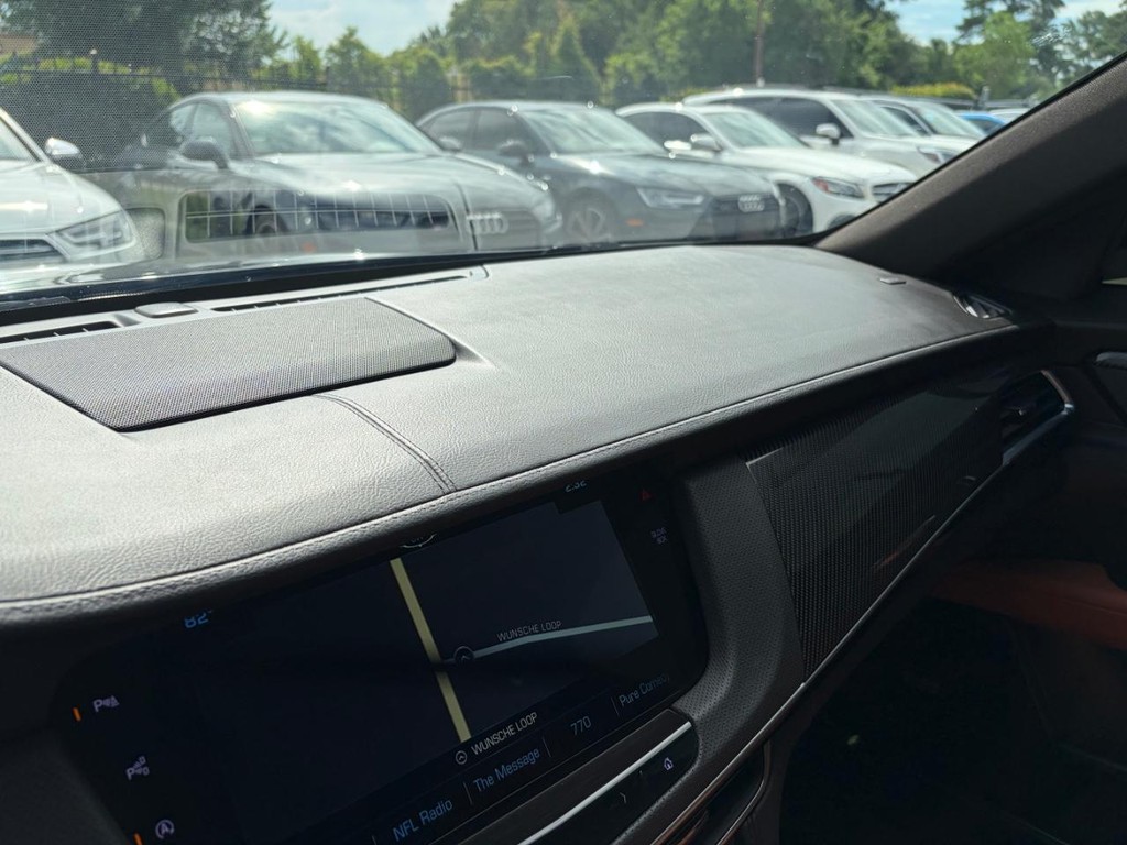 Cadillac CT6 Vehicle Full-screen Gallery Image 25