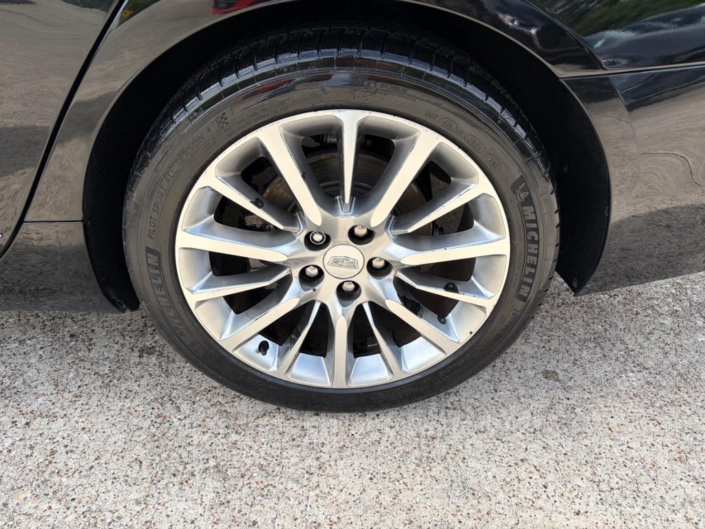 Cadillac CT6 Vehicle Full-screen Gallery Image 26