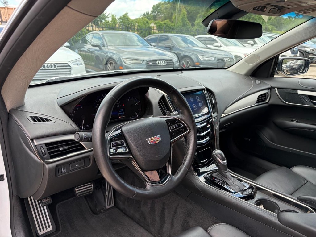 Cadillac ATS Coupe Vehicle Full-screen Gallery Image 10