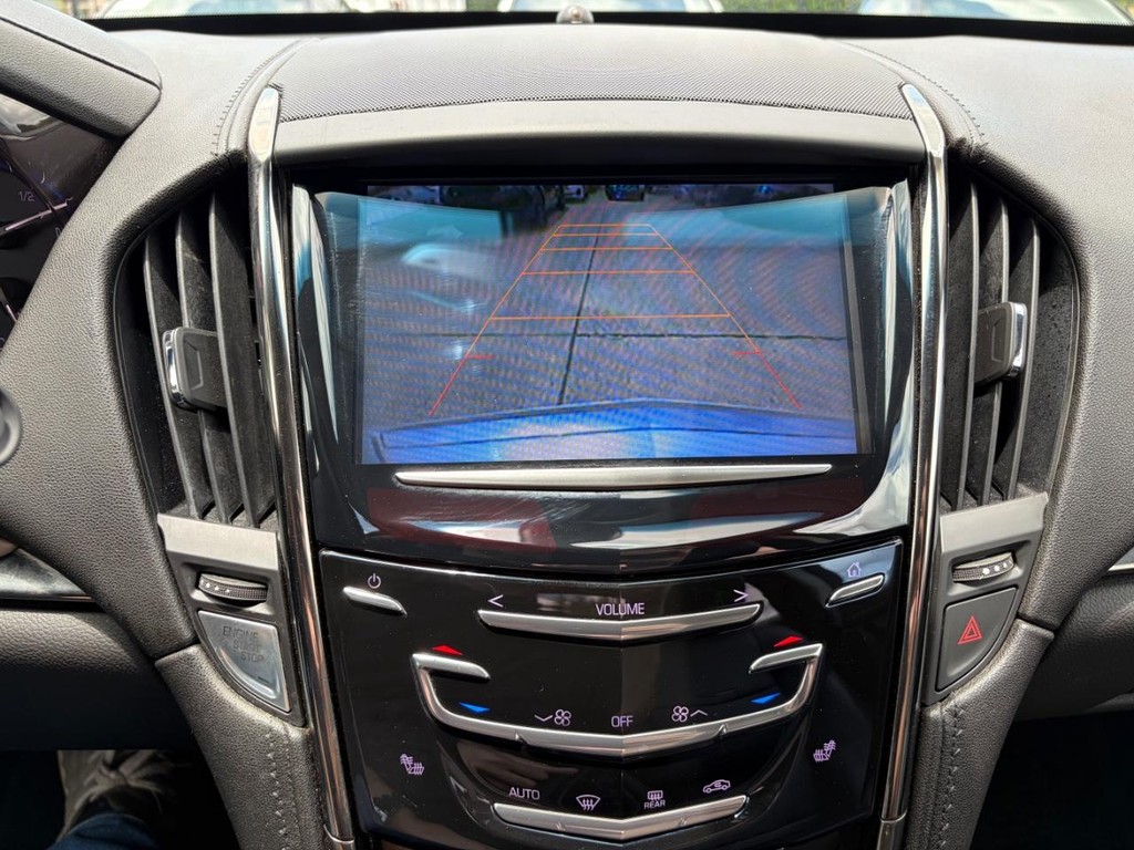 Cadillac ATS Coupe Vehicle Full-screen Gallery Image 21