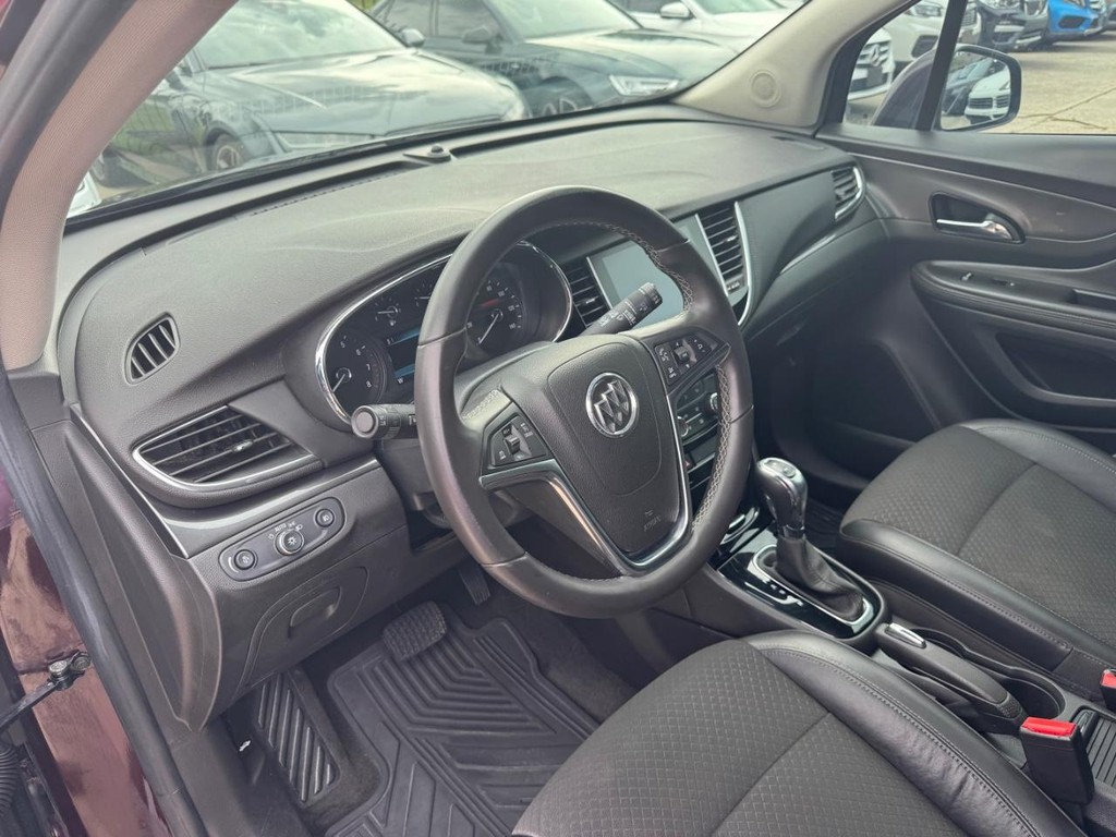 Buick Encore Vehicle Full-screen Gallery Image 09