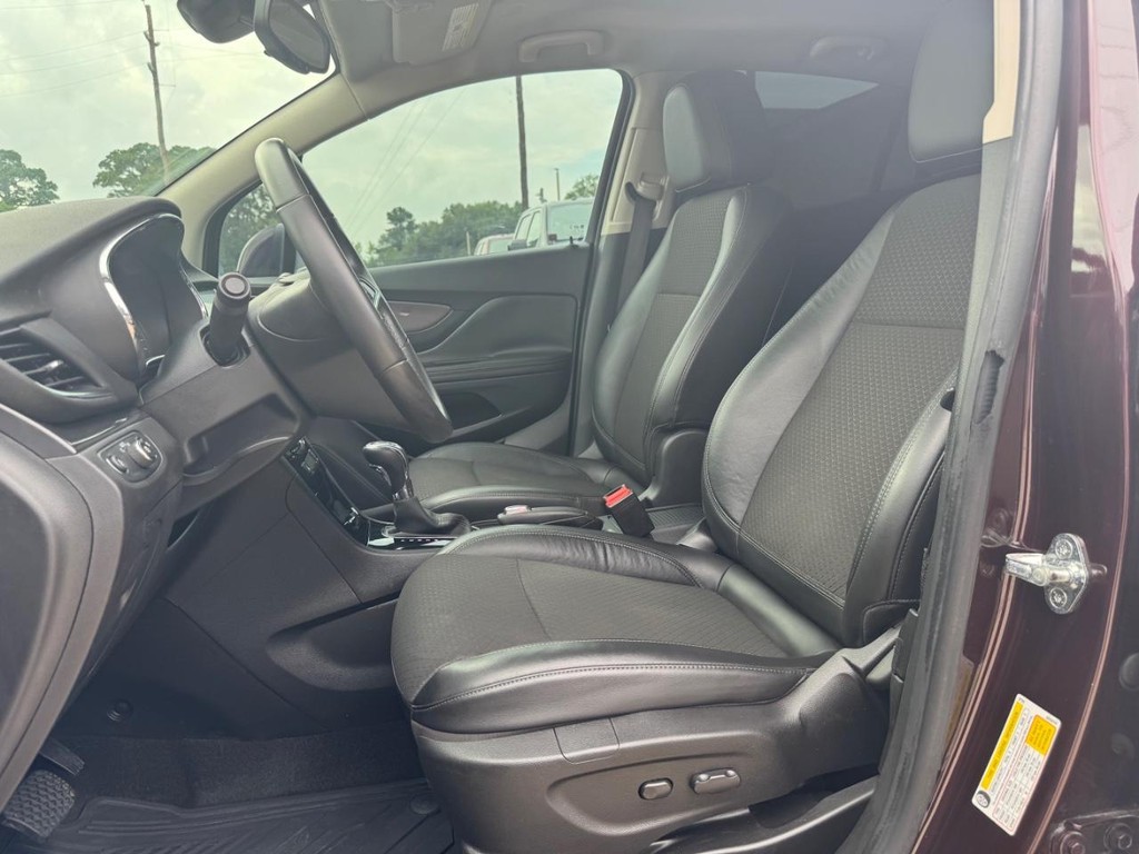 Buick Encore Vehicle Full-screen Gallery Image 10