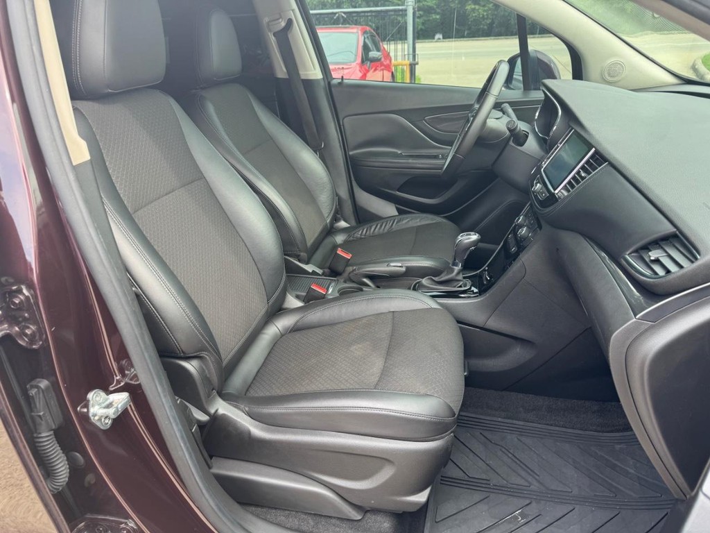 Buick Encore Vehicle Full-screen Gallery Image 13
