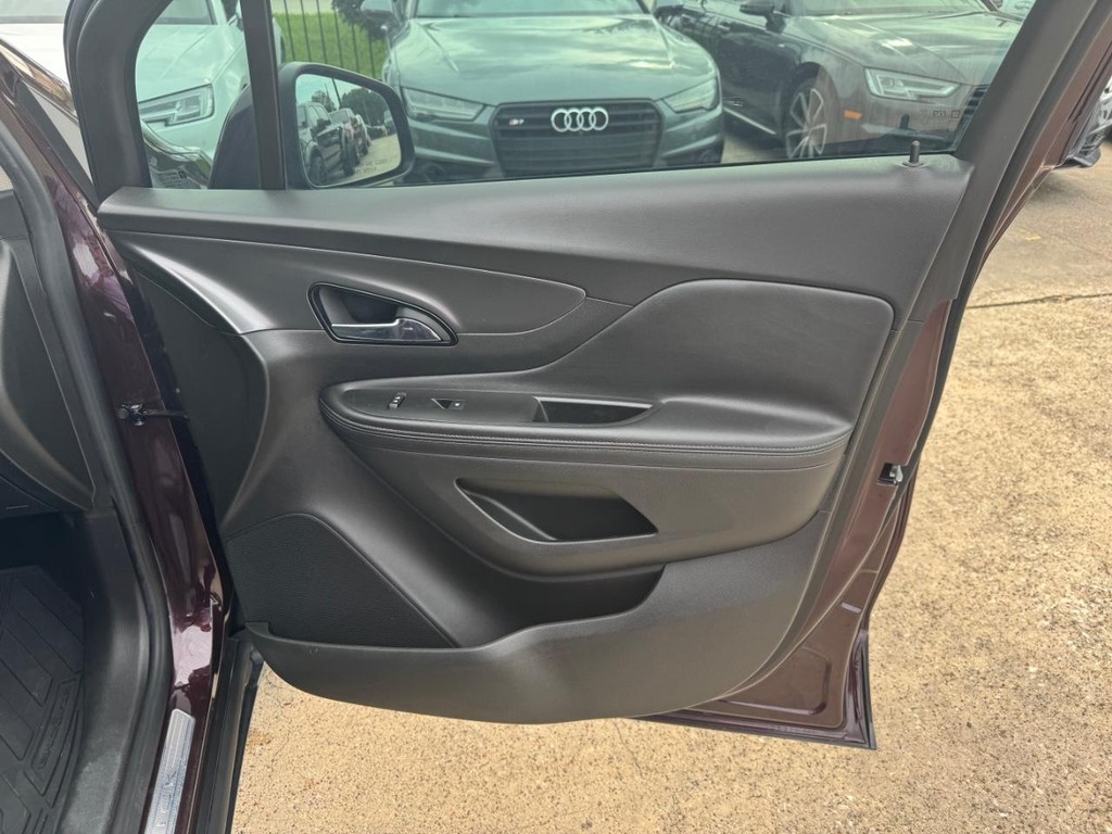 Buick Encore Vehicle Full-screen Gallery Image 14
