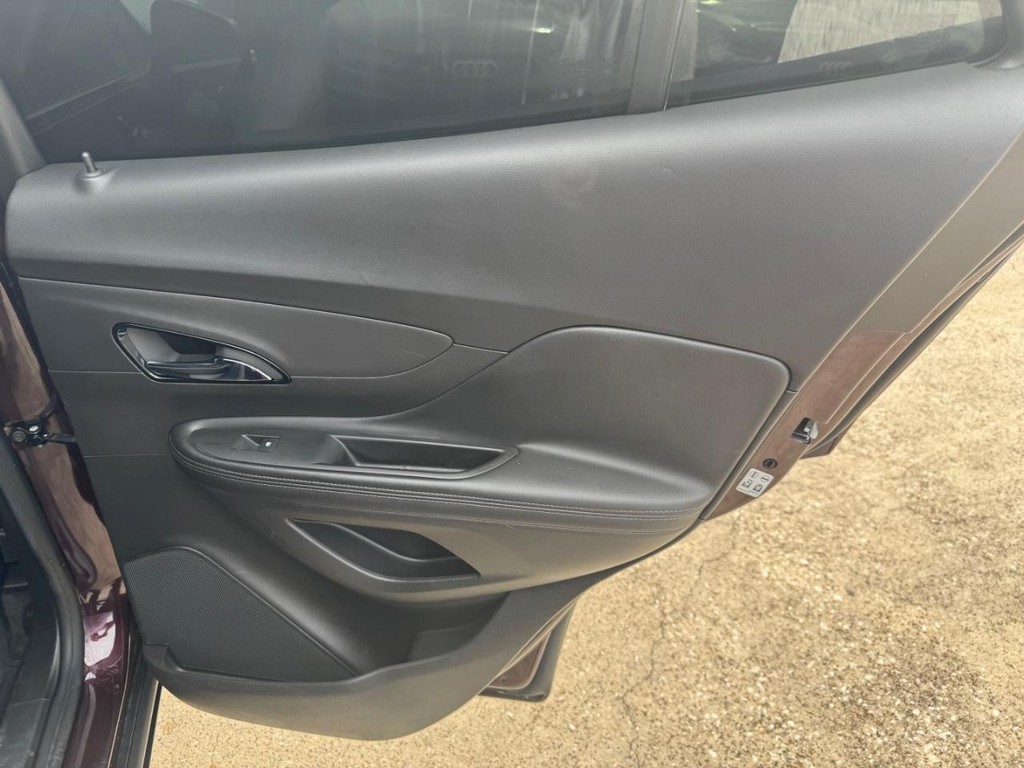 Buick Encore Vehicle Full-screen Gallery Image 16