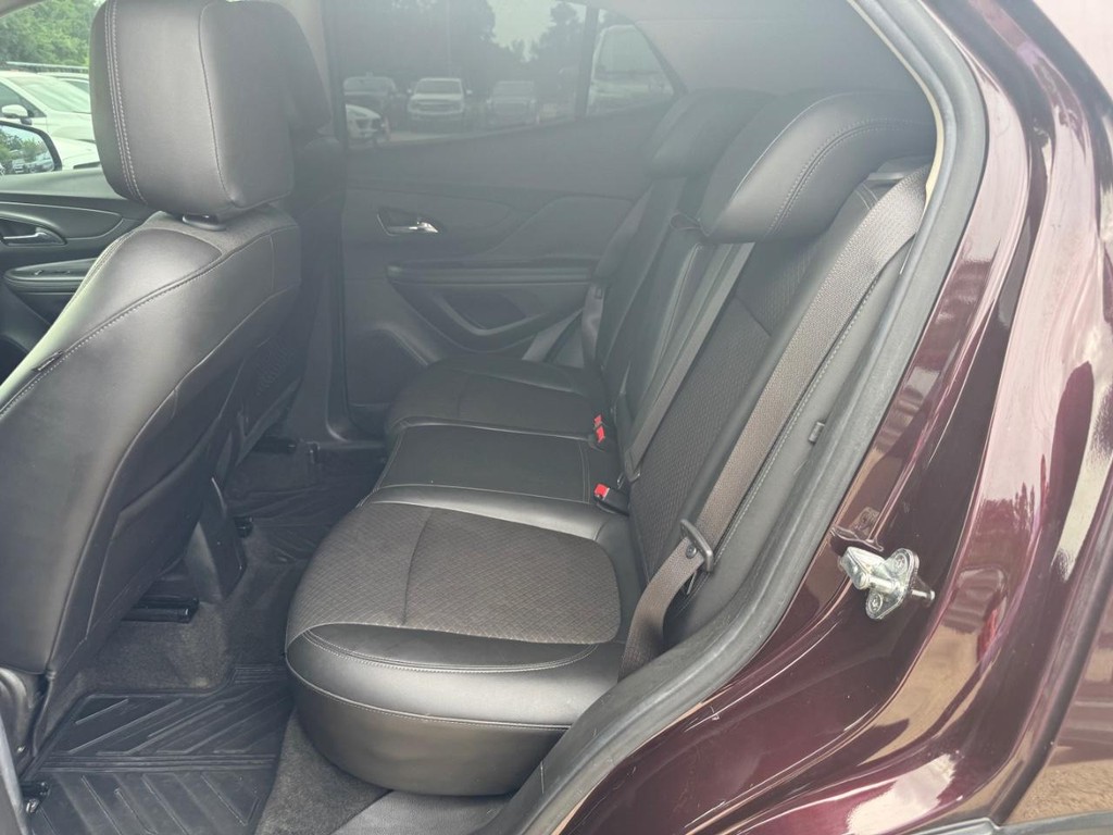 Buick Encore Vehicle Full-screen Gallery Image 17