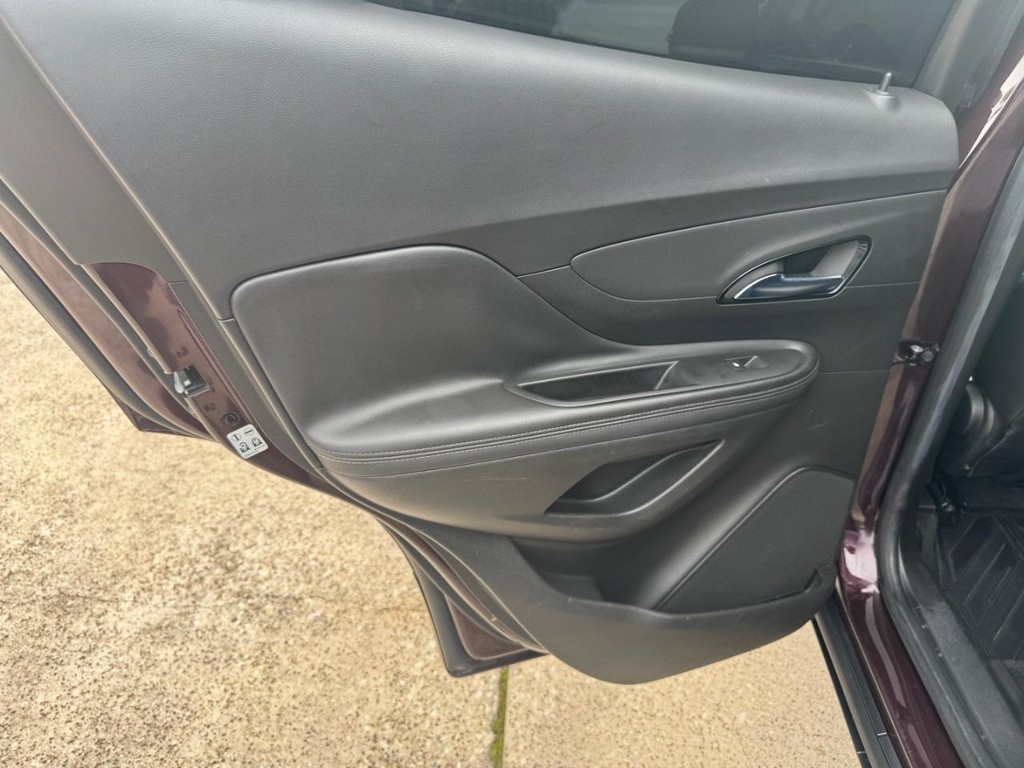 Buick Encore Vehicle Full-screen Gallery Image 18