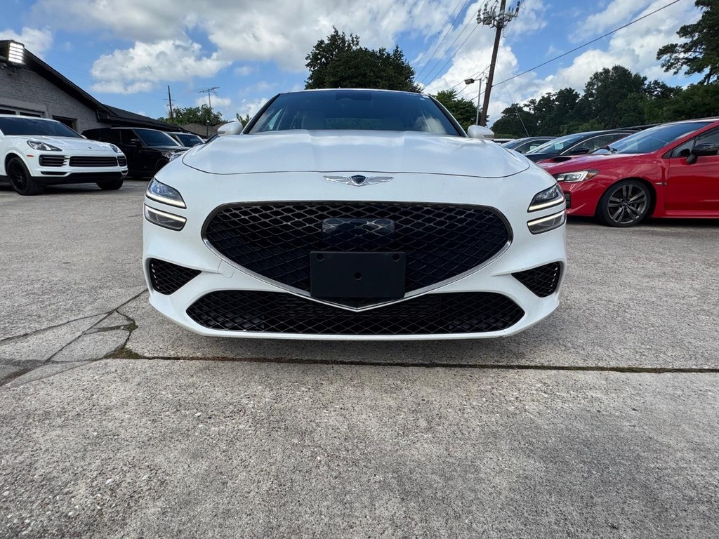 Genesis G70 Vehicle Full-screen Gallery Image 02