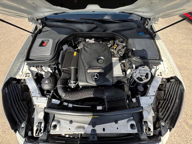 Mercedes-Benz GLC 300 Vehicle Full-screen Gallery Image 27