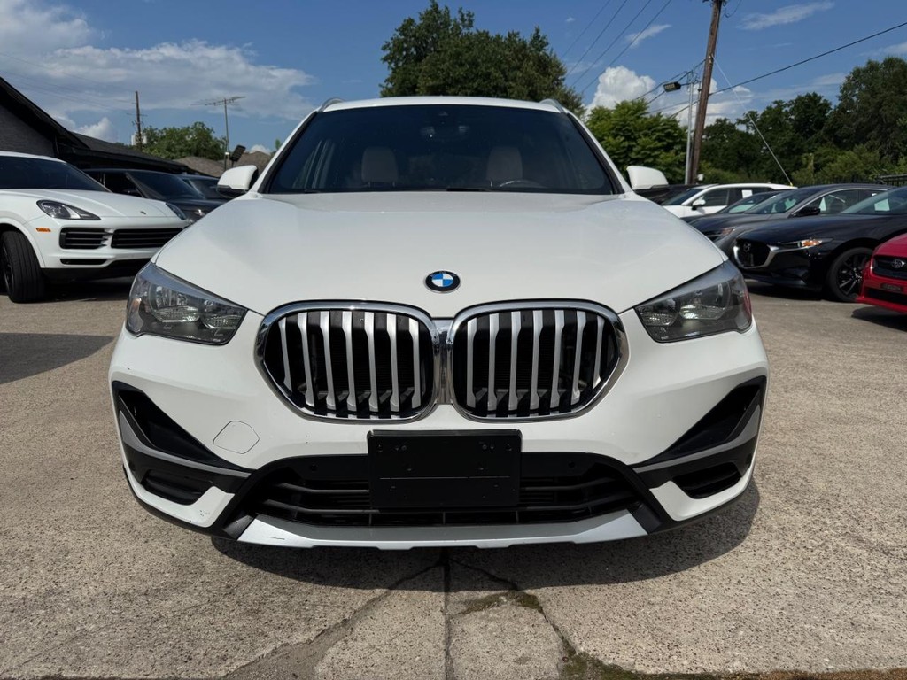BMW X1 Vehicle Full-screen Gallery Image 02