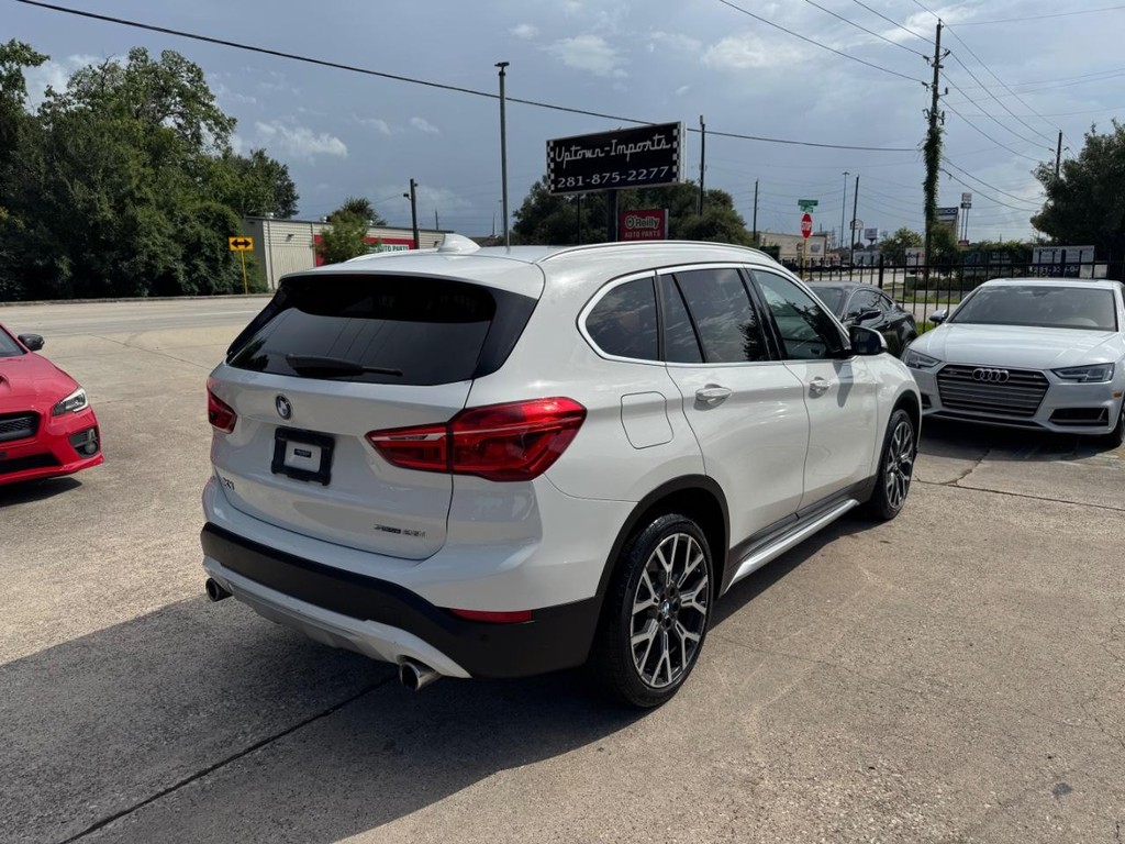 BMW X1 Vehicle Full-screen Gallery Image 04