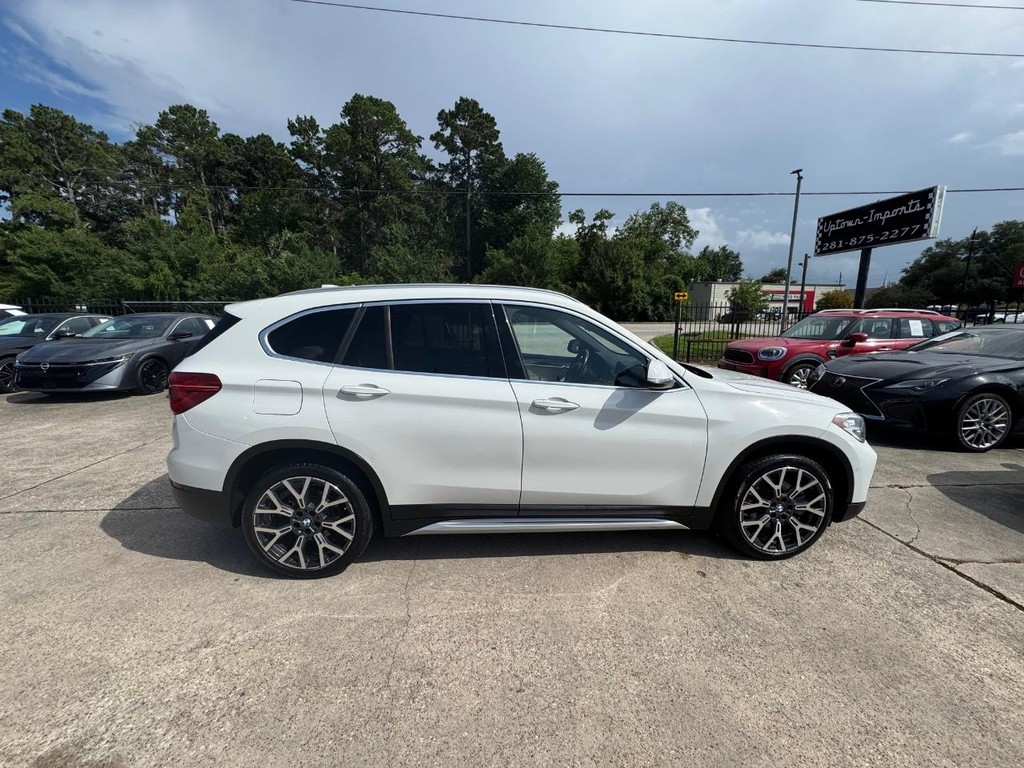 BMW X1 Vehicle Full-screen Gallery Image 05
