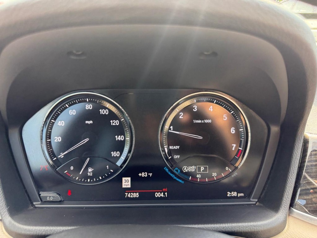 BMW X1 Vehicle Full-screen Gallery Image 19