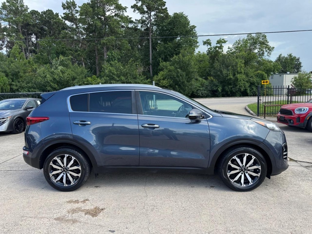 Kia Sportage Vehicle Full-screen Gallery Image 05