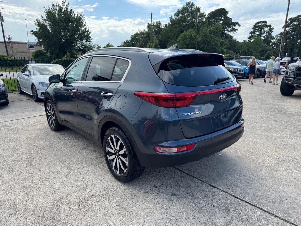 Kia Sportage Vehicle Full-screen Gallery Image 08