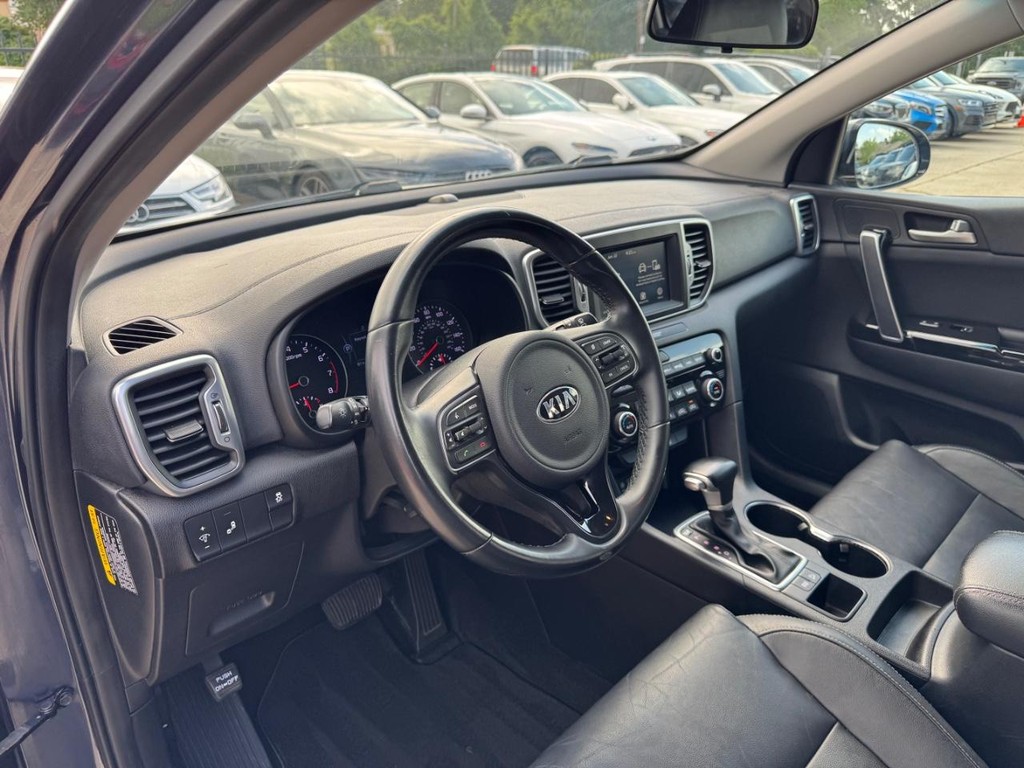 Kia Sportage Vehicle Full-screen Gallery Image 10