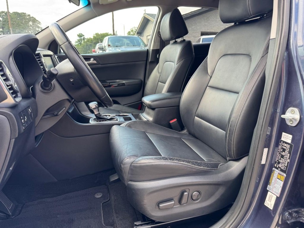 Kia Sportage Vehicle Full-screen Gallery Image 11
