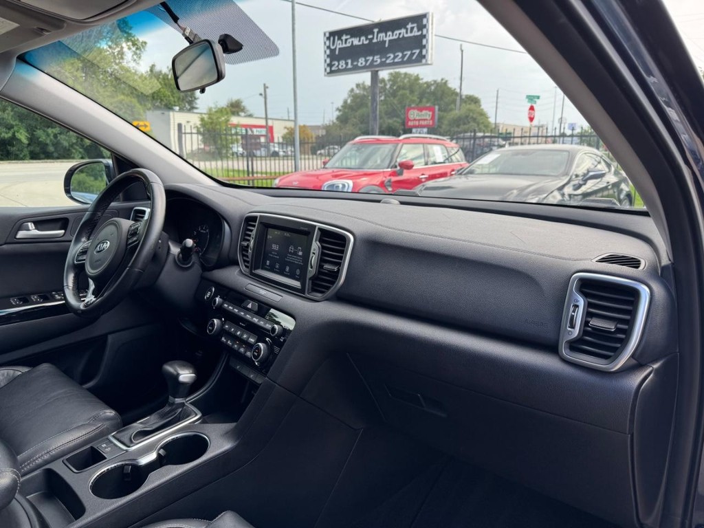 Kia Sportage Vehicle Full-screen Gallery Image 13