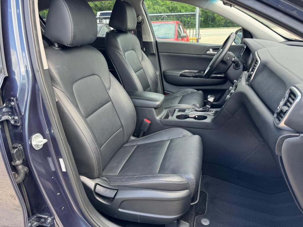 Kia Sportage Vehicle Full-screen Gallery Image 14