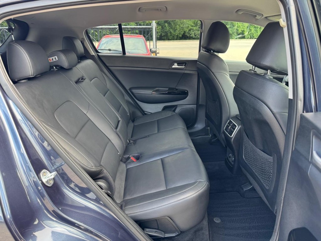 Kia Sportage Vehicle Full-screen Gallery Image 16