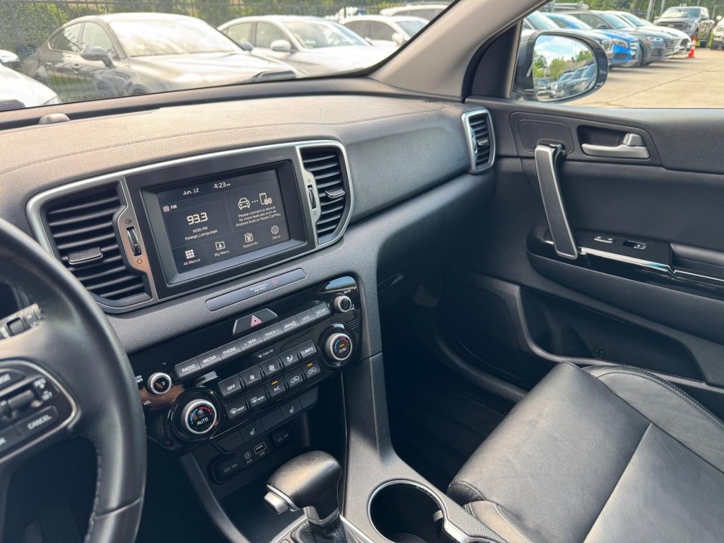 Kia Sportage Vehicle Full-screen Gallery Image 23