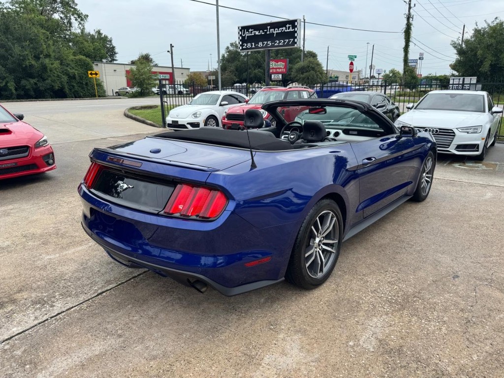 Ford Mustang Vehicle Full-screen Gallery Image 10