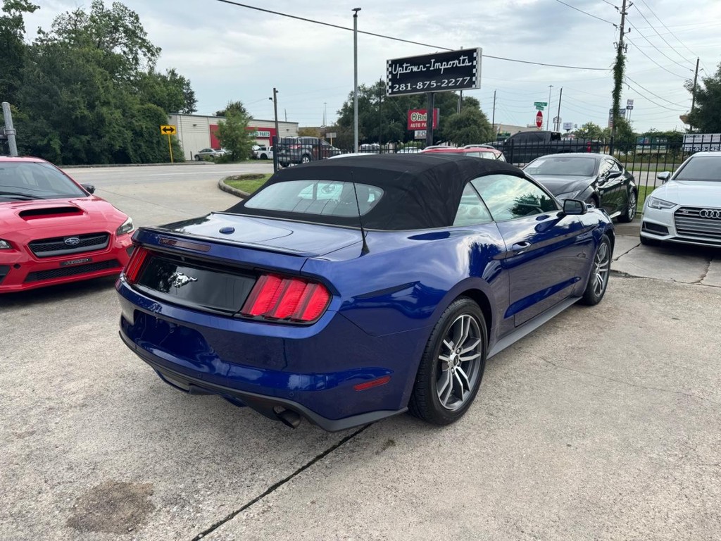 Ford Mustang Vehicle Full-screen Gallery Image 11