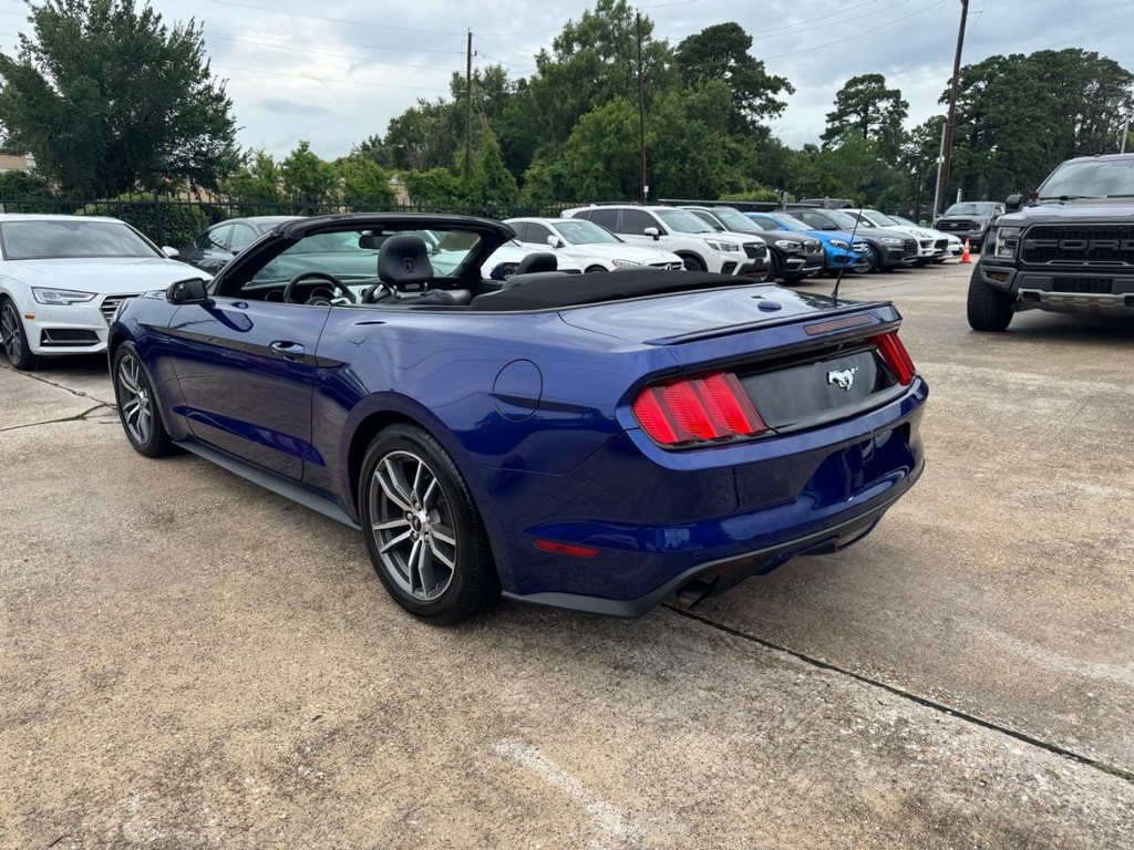 Ford Mustang Vehicle Full-screen Gallery Image 14