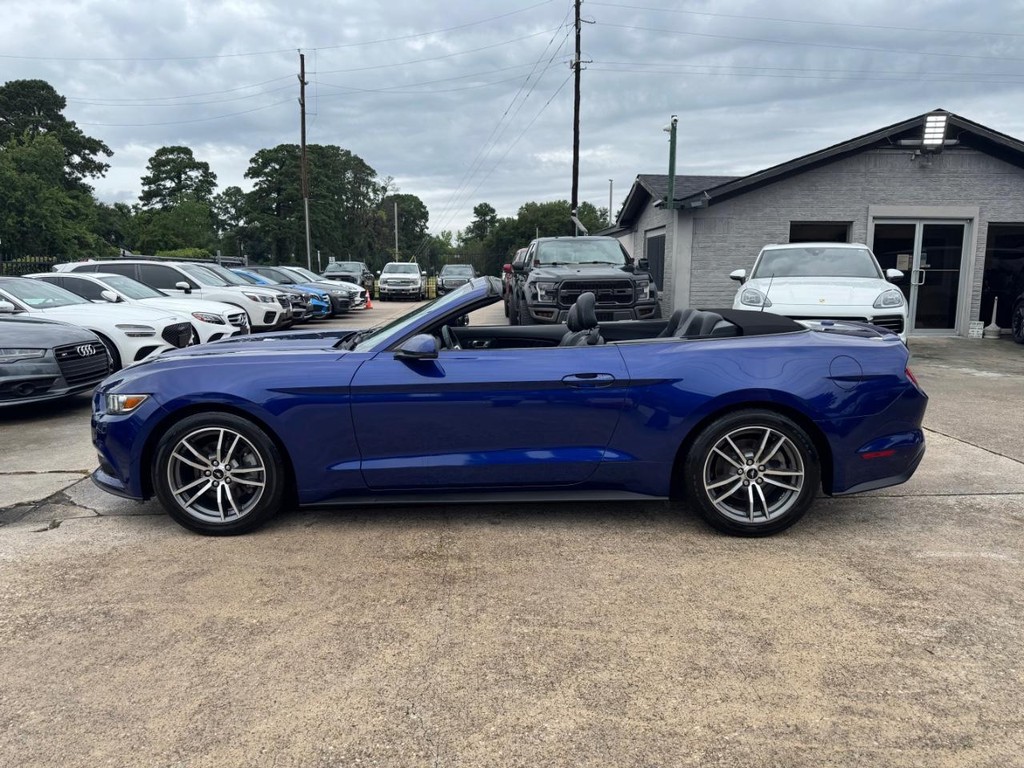 Ford Mustang Vehicle Full-screen Gallery Image 16
