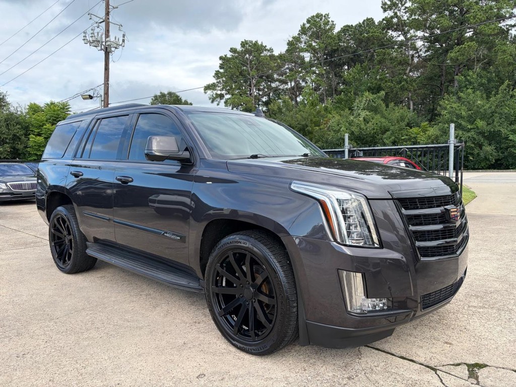 Cadillac Escalade Vehicle Full-screen Gallery Image 04