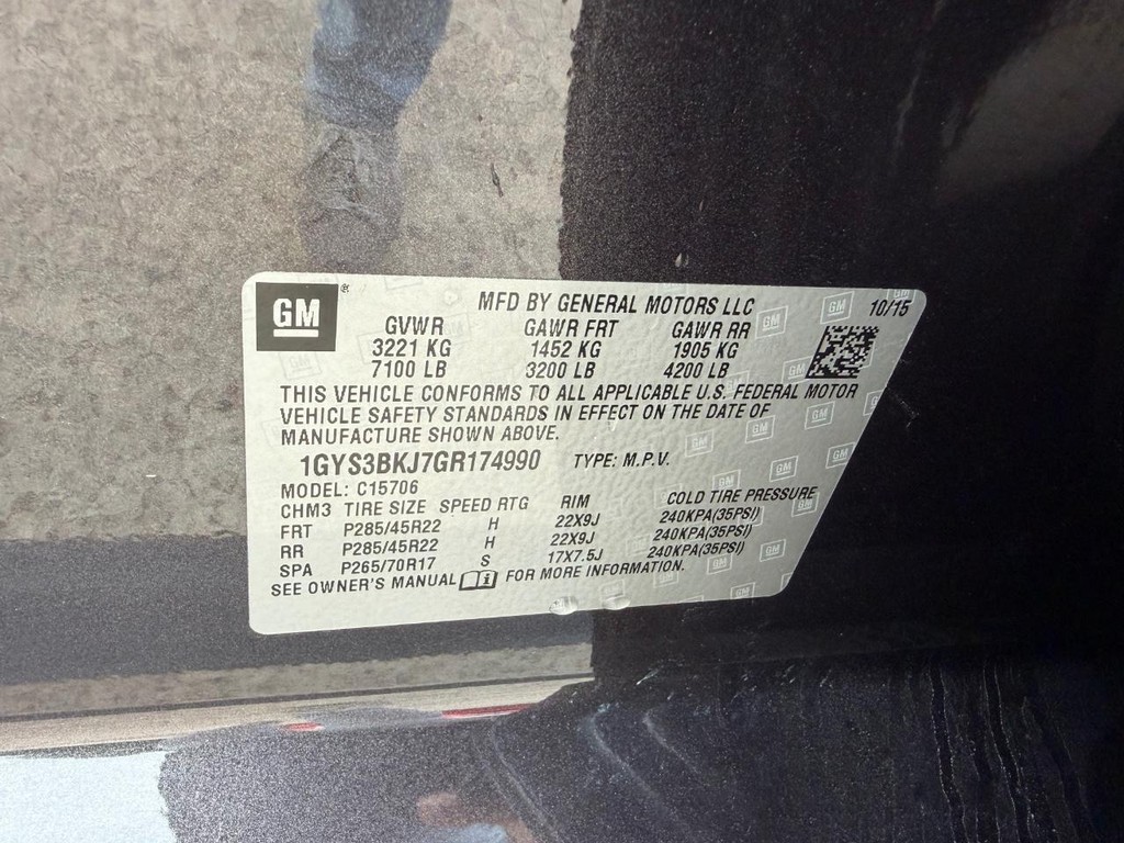 Cadillac Escalade Vehicle Full-screen Gallery Image 32