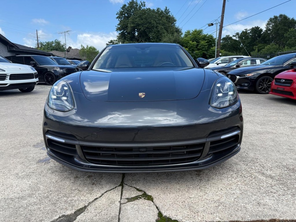 Porsche Panamera Vehicle Full-screen Gallery Image 02
