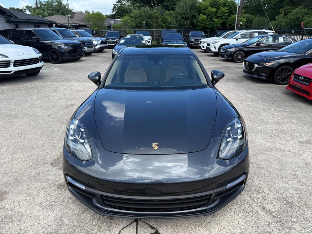Porsche Panamera Vehicle Full-screen Gallery Image 03