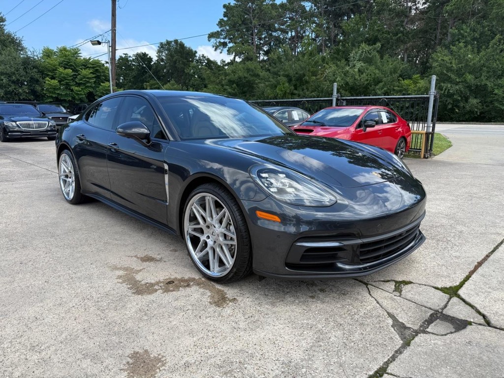 Porsche Panamera Vehicle Full-screen Gallery Image 04